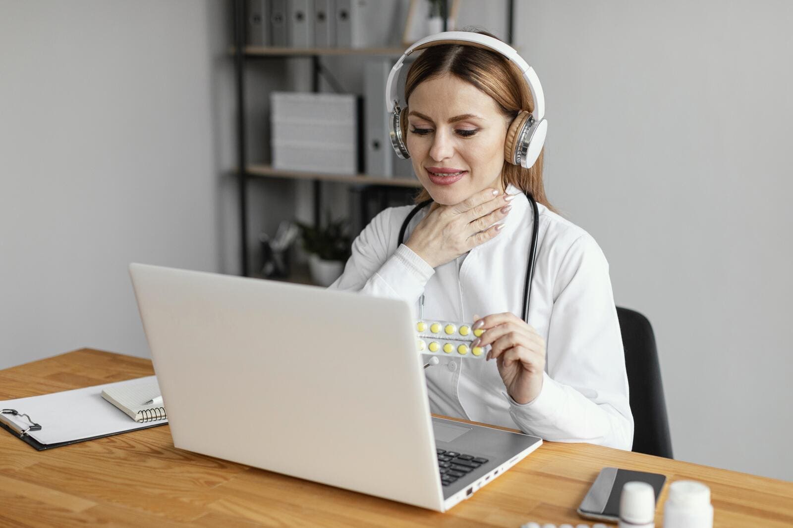 Онлайн-консультации специалистов клиники